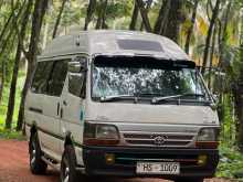 Toyota Dolphin 113 1999 Van
