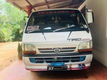 Toyota Dolphin 113 1990 Van