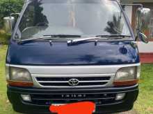 Toyota Dolphin 113 1998 Van