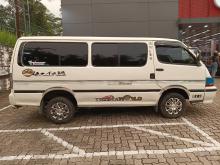 Toyota Dolphin 113  Long 1990 Van