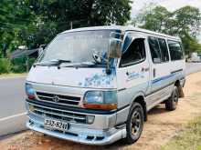 Toyota Dolphin 119 1998 Van