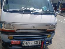 Toyota Dolphin 2002 Van