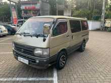Toyota Dolphin 1991 Van