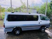 Toyota Dolphin 2000 Van