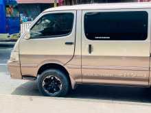 Toyota Dolphin 1997 Van