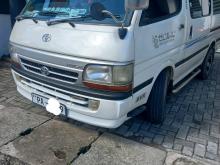 Toyota Dolphin 2000 Van