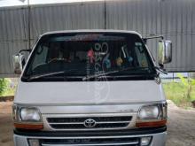 Toyota Dolphin 2004 Van