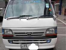 Toyota Dolphin 2005 Van