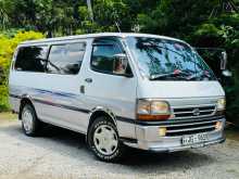 Toyota Dolphin 172 Super GL 1999 Van