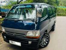 Toyota Dolphin 172 DX 2001 Van