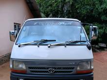 Toyota Dolphin 172 5L 2001 Van