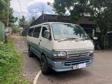 Toyota Dolphin L H 172 2001 Van