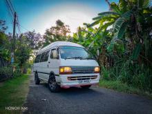 Toyota Dolphin 1992 Van
