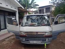 Toyota Dolphin 2002 Van