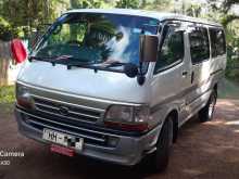 Toyota Dolphin 1998 Van