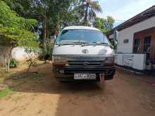 Toyota Dolphin 1999 Van