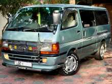 Toyota Dolphin 1999 Van
