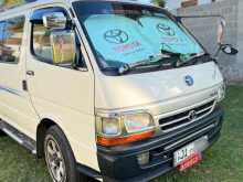 Toyota Dolphin 2000 Van