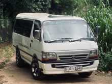 Toyota Dolphin 2000 Van