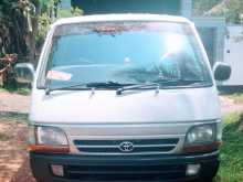 Toyota Dolphin 2000 Van