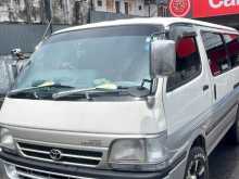 Toyota Dolphin 2001 Van
