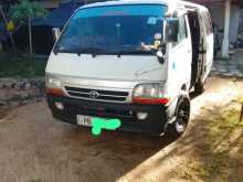 Toyota Dolphin 2001 Van