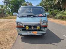 Toyota Dolphin 172 Super Gl 2002 Van
