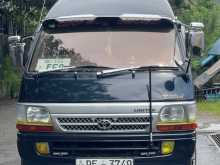Toyota Dolphin 2002 Van