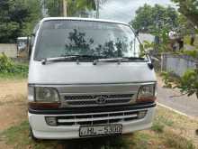 Toyota Dolphin 2002 Van