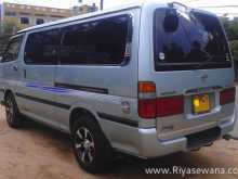 Toyota Dolphin 2002 Van