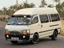 Toyota Dolphin 2002 Van