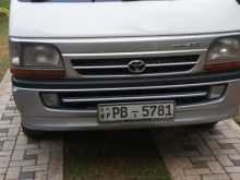 Toyota Dolphin 2002 Van