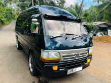 Toyota Dolphin 2002 Van