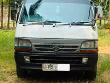 Toyota Dolphin 2002 Van