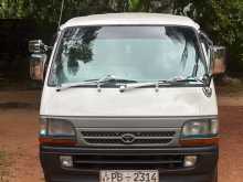Toyota Dolphin 2002 Van