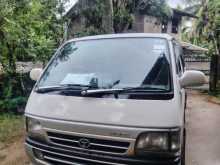 Toyota Dolphin 2002 Van