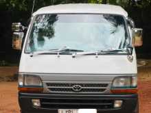 Toyota Dolphin 2002 Van