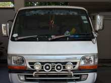 Toyota Dolphin 2003 Van