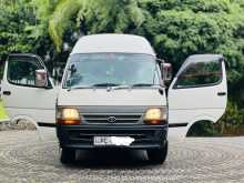 Toyota Dolphin 2004 Van