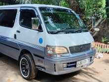 Toyota Dolphin 2004 Van