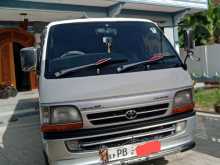 Toyota Dolphin 2002 Van