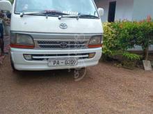Toyota Dolphin 2001 Van