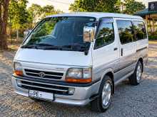 Toyota Dolphin 2002 Van