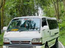 Toyota Dolphin 2000 Van