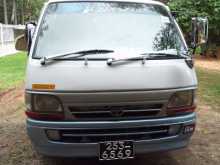 Toyota Dolphin 1995 Van