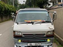Toyota Dolphin 2000 Van