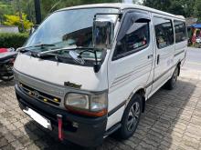 Toyota Dolphin 2004 Van