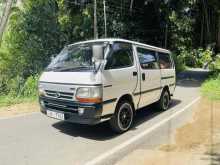 Toyota Dolphin 2001 Van