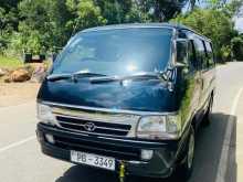 Toyota Dolphin 2002 Van