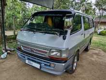 Toyota Dolphin 2005 Van